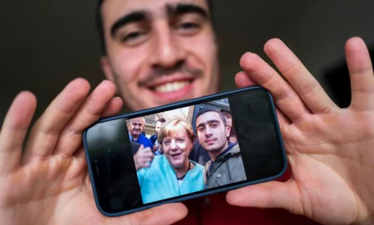 Angela Merkel își apără decizia de a primi refugiații sirieni în Germania când era cancelar: „A fost cea corectă” Angela Merkel își apără decizia de a primi refugiații sirieni în Germania când era cancelar: „A fost cea corectă”