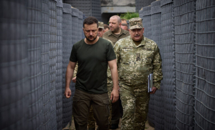 Consilierul lui Zelenski transmite că Ucraina nu este gata să înceapă discuțiile cu Rusia, pentru că nu are garanțiile de securitate cerute
Consilierul lui Zelenski transmite că Ucraina nu este gata să înceapă discuțiile cu Rusia, pentru că nu are garanțiile de securitate cerute