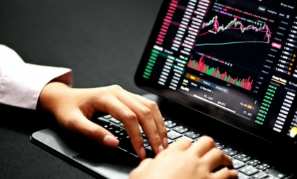 Donald Trump şi Steve Witkoff, implicaţi într-un proiect crypto controversat din cauza colaborării cu platforma Tron, bănuită de legături cu Hamas şi Hezbollah 