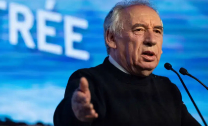 Macron, așteptat să numească un nou prim-ministru în această dimineață. Centristul Francois Bayrou, un aliat al președintelui, chemat la Elysee Macron, așteptat să numească un nou prim-ministru în această dimineață. Centristul Francois Bayrou, un aliat al președintelui, chemat la Elysee