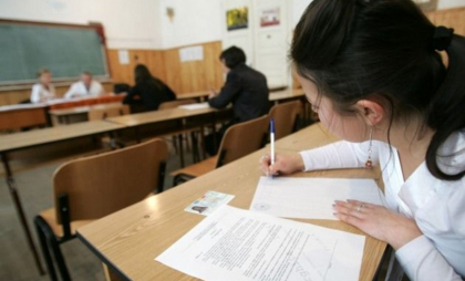 MEC va introduce un certificat de competență lingvistică la limba română pentru alolingvi. Dan Perciun: „Este foarte popular în rândul elevilor care vor să fie scutiți de BAC” MEC va introduce un certificat de competență lingvistică la limba română pentru alolingvi. Dan Perciun: „Este foarte popular în rândul elevilor care vor să fie scutiți de BAC”