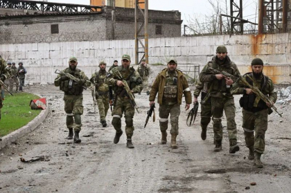„Bariera lingvistică rămâne o problemă”. Forțele nord-coreene au omorât opt „kadîroviți” în regiunea rusă Kursk, afirmă spionajul ucrainean „Bariera lingvistică rămâne o problemă”. Forțele nord-coreene au omorât opt „kadîroviți” în regiunea rusă Kursk, afirmă spionajul ucrainean