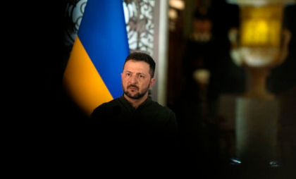 POLITICO. Mai mulţi lideri europeni vor discuta cu Volodimir Zelenski şi cu şeful NATO, Mark Rutte, despre trimiterea de trupe de menţinere a păcii în Ucraina. Întâlnirea, determinată de presiunile lui Trump
POLITICO. Mai mulţi lideri europeni vor discuta cu Volodimir Zelenski şi cu şeful NATO, Mark Rutte, despre trimiterea de trupe de menţinere a păcii în Ucraina. Întâlnirea, determinată de presiunile lui Trump