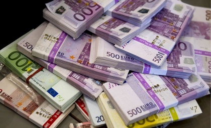 Curs valutar BNM pentru 16 decembrie. Cât costă astăzi un euro și un dolar - FOTO