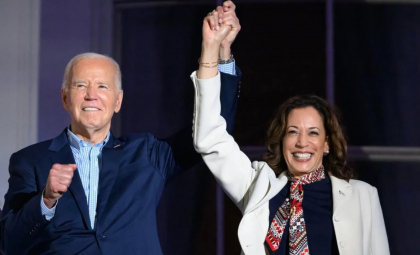 Harris şi Biden îi îndeamnă pe democraţi să continue lupta, într-o apariţie rară împreună
