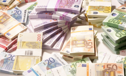 Curs valutar BNM pentru 17 decembrie. Cât costă astăzi un euro și un dolar - FOTO