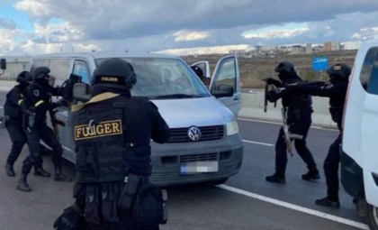 Atenție, cetățeni. Blindate și mascați de la „Fulger” ar putea fi văzuți pe drumurile din țară. Care este motivul