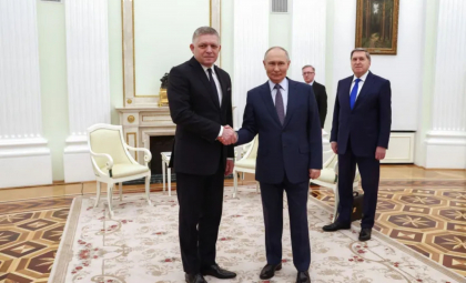 Robert Fico a ajuns deja la Moscova: Vladimir Putin „se întreţine în acest moment la Kremlin cu premierul slovac” Robert Fico a ajuns deja la Moscova: Vladimir Putin „se întreţine în acest moment la Kremlin cu premierul slovac”