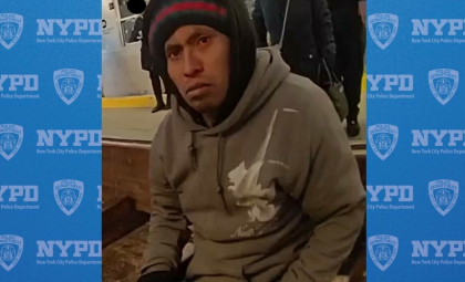 O femeie a fost arsă de vie intenţionat într-un vagon de metrou din New York. „A fost cuprinsă de flăcări în câteva secunde”