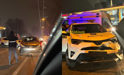Accident rutier cu implicarea unei mașini de poliție pe o stradă din Chișinău. Detalii de la IGP - FOTO