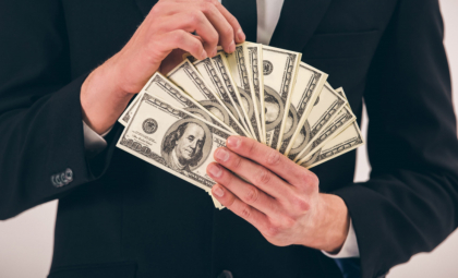 Curs valutar BNM pentru 25 decembrie. Cât costă astăzi un euro și un dolar - FOTO