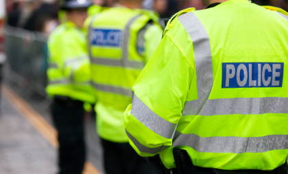 Un bărbat din Londra a fost arestat după ce a lovit pietoni cu maşina