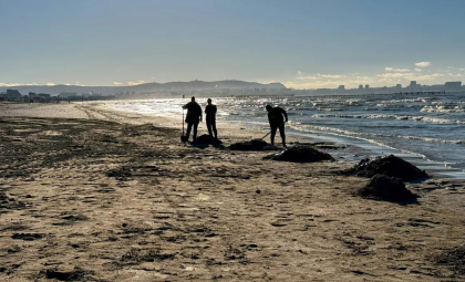 Stare de urgență în regiunea rusă Krasnodar, după dezastrul ecologic din Marea Neagră creat de petrolul scurs din cele două nave scufundate
