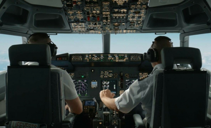 Un pilot aflat în afara serviciului salvează un zbor de pasageri după ce un membru al echipajului nu a mai putut să piloteze Un pilot aflat în afara serviciului salvează un zbor de pasageri după ce un membru al echipajului nu a mai putut să piloteze