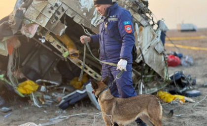 Rusia încearcă să minimalizeze speculaţiile că a fost implicată în prăbușirea avionului Azerbaijan Airlines în Kazahstan

