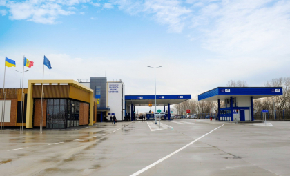 Atenție, călători: S-au format cozi de mașini la vama Palanca, pe sensul de intrare în Moldova - FOTO