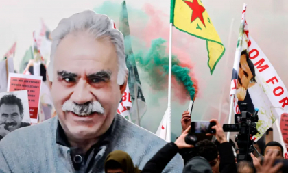 Semnal major dat din închisoare de liderul PKK. Ocalan dă de înțeles că ar fi gata să ceară luptătorilor kurzi să oprească lupta de decenii contra statului turc Semnal major dat din închisoare de liderul PKK. Ocalan dă de înțeles că ar fi gata să ceară luptătorilor kurzi să oprească lupta de decenii contra statului turc
