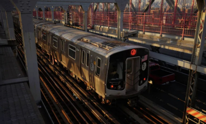 La o săptămână după ce a fost incendiată în metroul din New York, nimeni nu-i știe numele și cine este: resorturile unei crime care a tulburat întreaga țară La o săptămână după ce a fost incendiată în metroul din New York, nimeni nu-i știe numele și cine este: resorturile unei crime care a tulburat întreaga țară