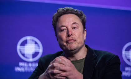 Guvernul german îl acuză pe Musk de încercări de ”influenţare” a viitoarelor alegeri: „Libertatea de exprimare cuprinde şi cele mai mari absurdităţi”
Guvernul german îl acuză pe Musk de încercări de ”influenţare” a viitoarelor alegeri: „Libertatea de exprimare cuprinde şi cele mai mari absurdităţi”