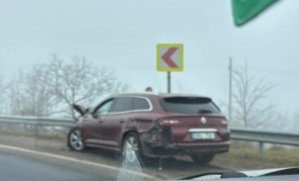 Accident cu trei vehicule, pe serpentina din apropierea localității Peresecina. Ce spune poliția - FOTO