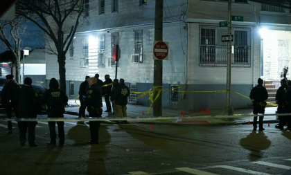 Un nou incident șocant în SUA. Cel puţin 11 persoane au fost împușcate în fața unui club din New York Un nou incident șocant în SUA. Cel puţin 11 persoane au fost împușcate în fața unui club din New York
