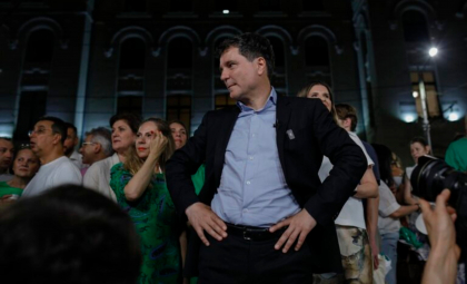 Nicușor Dan, după ce Crin Antonescu și-a suspendat candidatura: E nerezonabil, nu le poți cere unor oameni ocupați non-stop cu chestiuni administrative să-ți valideze candidatura de la Crăciun până la revelion Nicușor Dan, după ce Crin Antonescu și-a suspendat candidatura: E nerezonabil, nu le poți cere unor oameni ocupați non-stop cu chestiuni administrative să-ți valideze candidatura de la Crăciun până la revelion