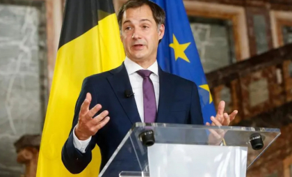 Un bărbat înarmat cu un cuțit a încercat să intre în biroul premierului din Belgia Un bărbat înarmat cu un cuțit a încercat să intre în biroul premierului din Belgia