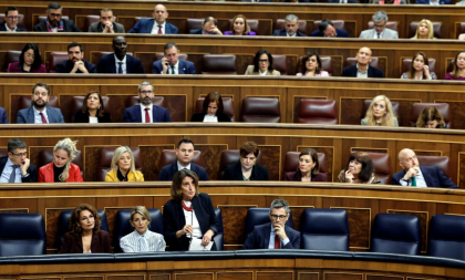 Conflicte în guvernul Spaniei privind o propunere de reducere a săptămânii de lucru