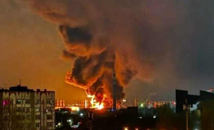 Ucraina a atacat baza în care rușii își țin bombardierele strategice. Un incendiu masiv a putut fi observat Ucraina a atacat baza în care rușii își țin bombardierele strategice. Un incendiu masiv a putut fi observat