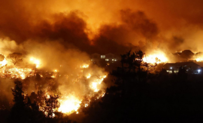 „Zici că vine sfârșitul lumii”. Cel puțin 5 morți și peste 1000 de clădiri distruse în incendiile devastatoare din California