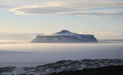 Topirea gheții din Antarctica ar putea provoca erupția a peste 100 de vulcani ascunși sub calota glaciară - FOTO