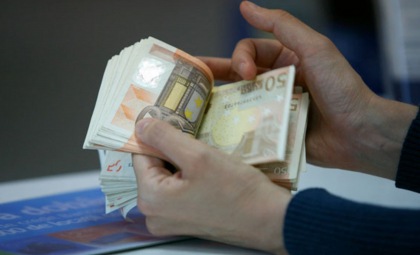 Curs valutar BNM pentru 15 ianuarie. Cât costă astăzi un euro și un dolar - FOTO