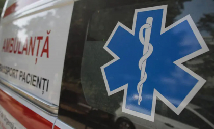 O femeie a născut pe stradă, în apropierea unui spital din București. Bebeluşul nu a supravieţuit. Ce spun medicii