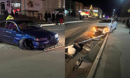 Un bărbat s-a urcat băut la volan și a provocat un accident rutier, la Strășeni. Primarul anunță că în urma impactului sistemului de semaforizare și iluminatul stradal din zonă a fost afectat - FOTO