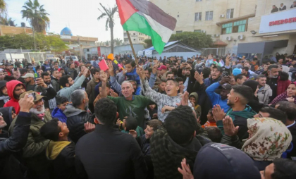 Acordul de încetare a focului din Gaza a intrat in vigoare. Israelul a primit lista cu ostaticii ce vor fi eliberaţi azi. Palestinienii au sărbătorit pe străzi Acordul de încetare a focului din Gaza a intrat in vigoare. Israelul a primit lista cu ostaticii ce vor fi eliberaţi azi. Palestinienii au sărbătorit pe străzi