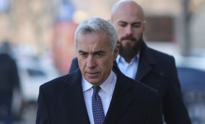 Călin Georgescu pierde la CEDO. I-a fost respinsă cererea de a suspenda decizia Curții Constituționale și a de a relua alegerile din România Călin Georgescu pierde la CEDO. I-a fost respinsă cererea de a suspenda decizia Curții Constituționale și a de a relua alegerile din România