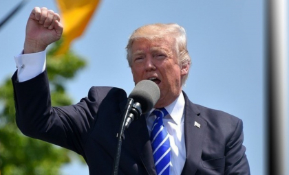 Doi români lucrează pentru proiectul DeFi WLF, susţinut de Donald Trump