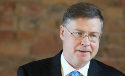 Uniunea Europeană este „pregătită să-şi apere interesele” împotriva lui Trump, avertizează Comisia Europeană