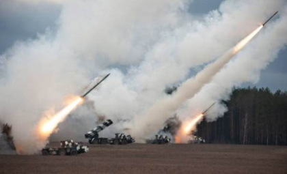 Rusia anunţă că a doborât 55 de rachete ucrainene în şase regiuni. Un depozit de petrol incendiat „din nou”