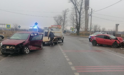 Doi bărbați - transportați la spital pentru îngrijiri medicale în urma unui accident la Florești. Imagini surprinse de martori - FOTO/VIDEO