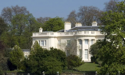 Un conac vechi de peste 200 de ani s-a vândut cu 139 milioane de lire sterline, în Londra. Cine este misteriosul cumpărător Un conac vechi de peste 200 de ani s-a vândut cu 139 milioane de lire sterline, în Londra. Cine este misteriosul cumpărător