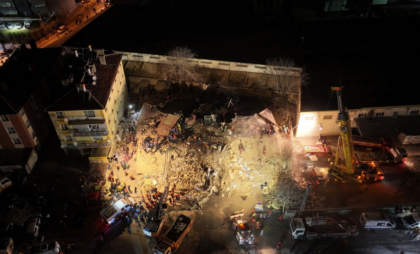 Un bloc cu patru etaje s-a prăbușit din senin, în Turcia. Momentul șocant a fost filmat - VIDEO/FOTO
