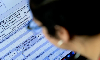 SUA nu mai eliberează paşapoarte cu genul „X” pentru persoanele care se identifică non-binare
SUA nu mai eliberează paşapoarte cu genul „X” pentru persoanele care se identifică non-binare