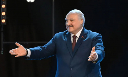 Lukașenko, reales președinte în Belarus cu un scor uriaș. Liderul de la Minsk și-a amenințat adversarii chiar în ziua scrutinului Lukașenko, reales președinte în Belarus cu un scor uriaș. Liderul de la Minsk și-a amenințat adversarii chiar în ziua scrutinului