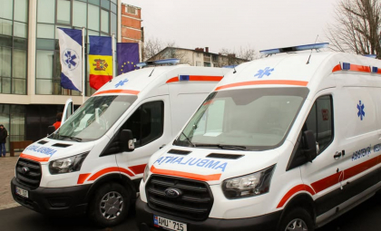 Urgentă transfrontalieră: Un copil de 1 an și 10 luni în stare gravă, transportat de la Chișinău la București cu ajutorul SMURD Urgentă transfrontalieră: Un copil de 1 an și 10 luni în stare gravă, transportat de la Chișinău la București cu ajutorul SMURD