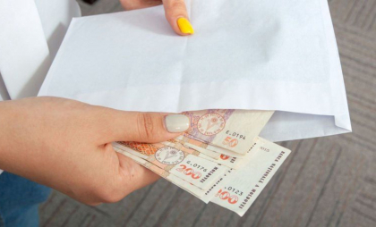 O mie de lei adaos la pensie, în schimbul unui vot. Două femei, trimise pe banca acuzaților pentru coruperea electorală
O mie de lei adaos la pensie, în schimbul unui vot. Două femei, trimise pe banca acuzaților pentru coruperea electorală