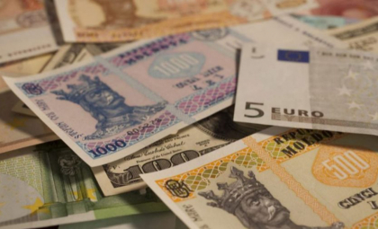 Curs valutar BNM pentru 30 ianuarie. Cât costă astăzi un euro și un dolar - FOTO