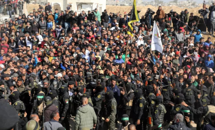 Scene haotice în Gaza în momentul transferului unor ostatici de la Hamas la Israel - VIDEO