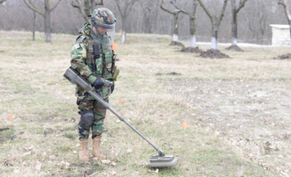 Obiectele explozive din al Doilea Război Mondial - găsite la Ștefan Vodă. O echipă de Geniști din Batalionul „Codru” au intervenit - FOTO