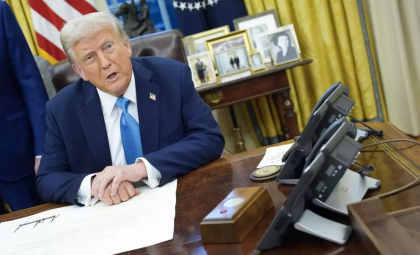 „Ne-au tratat atât de groaznic”. Trump promite din nou să declanşeze un război comercial împotriva UE „Ne-au tratat atât de groaznic”. Trump promite din nou să declanşeze un război comercial împotriva UE